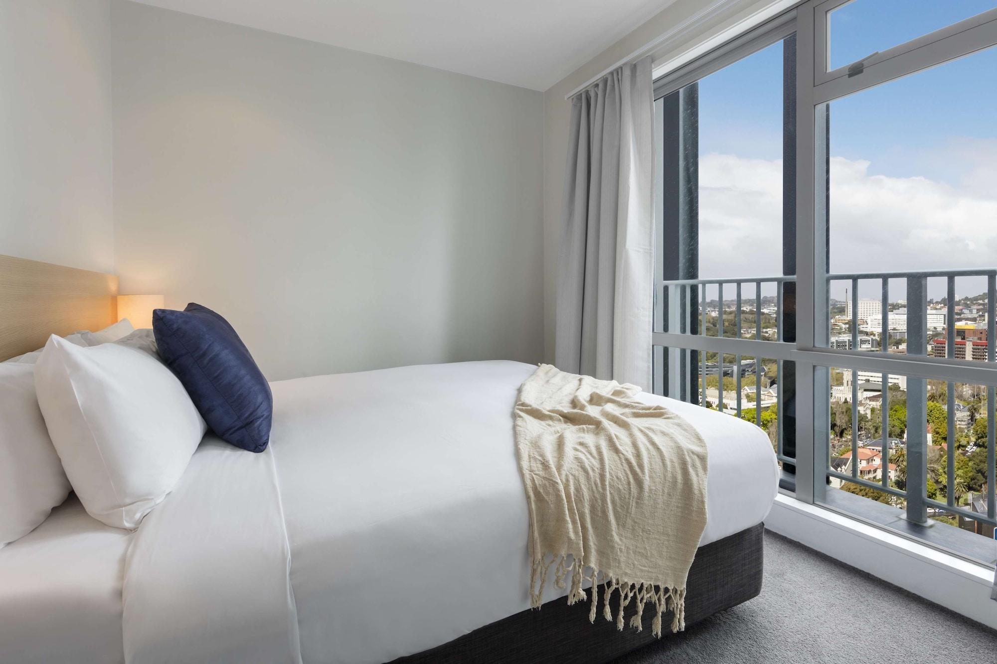 Auckland Harbour Suites Экстерьер фото