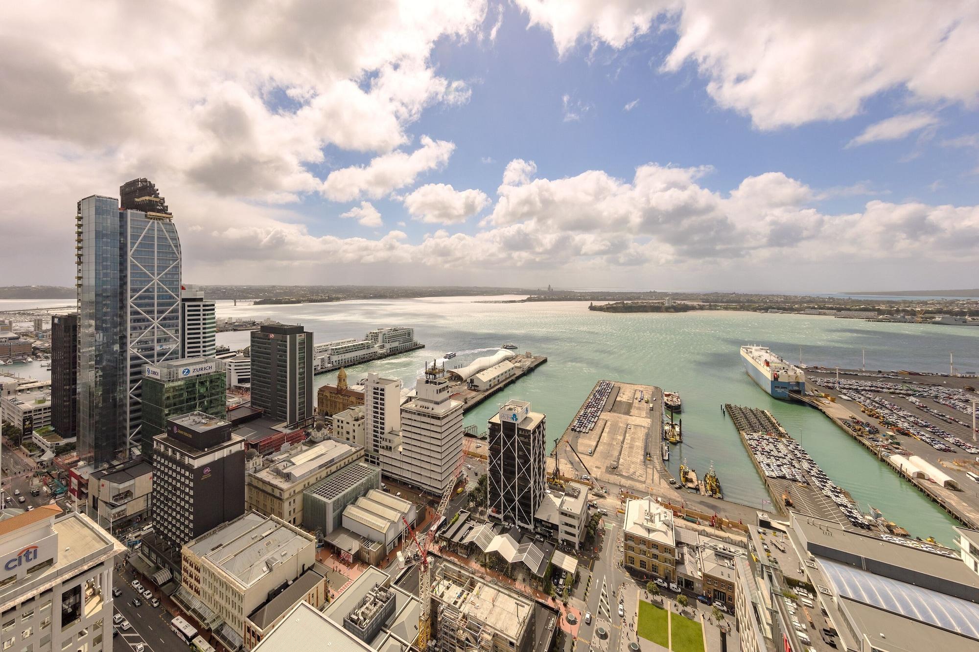 Auckland Harbour Suites Экстерьер фото